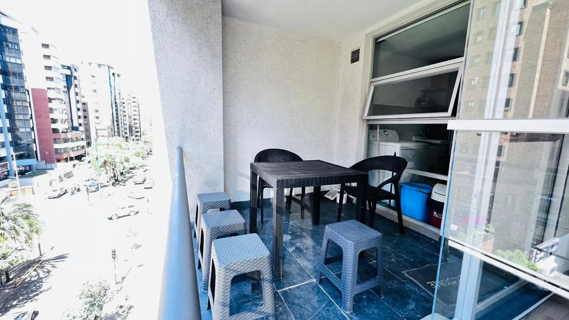 Departamento De Lujo Con Terraza Piso Alto Y Vista 3 Habitaciones Diagonal Al Hotel Sheraton Quito 0*,  Ecuador