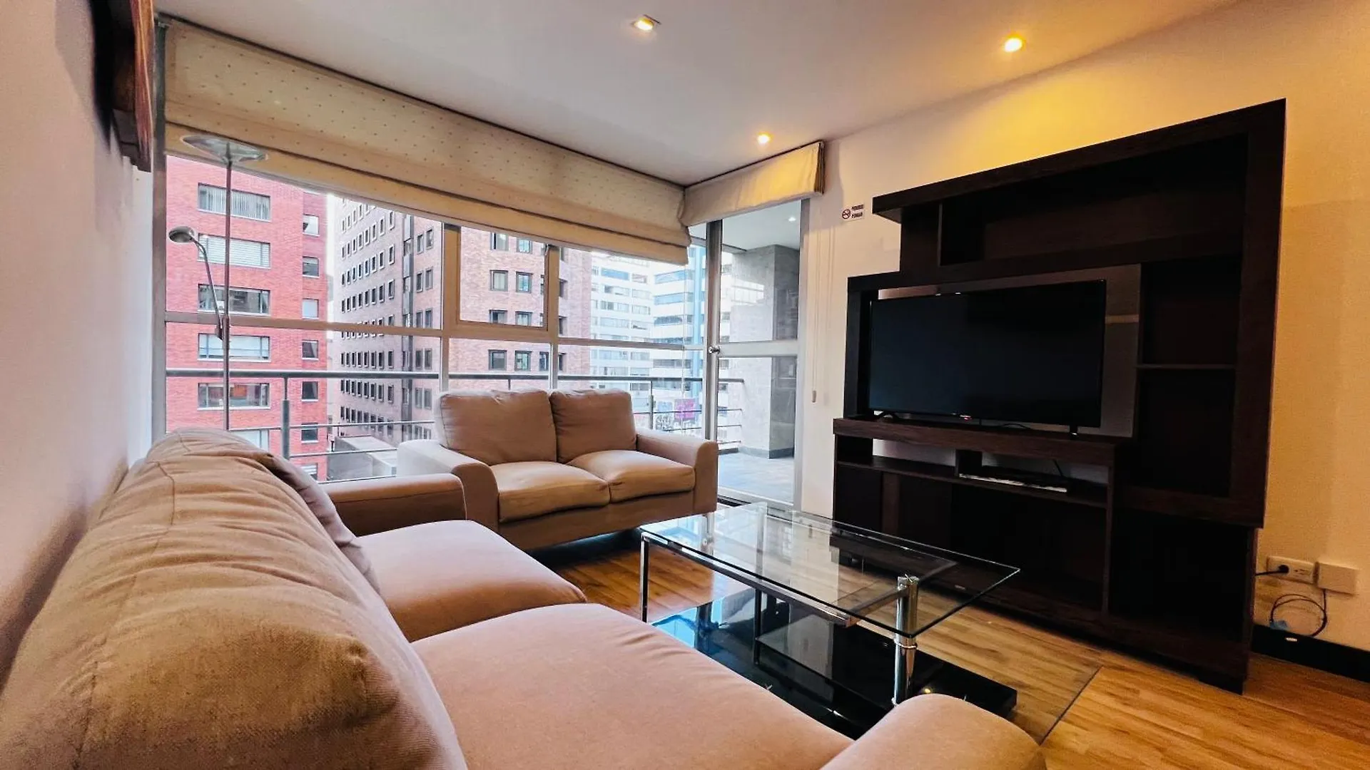Departamento De Lujo Con Terraza Piso Alto Y Vista 3 Habitaciones Diagonal Al Hotel Sheraton Quito 0*,