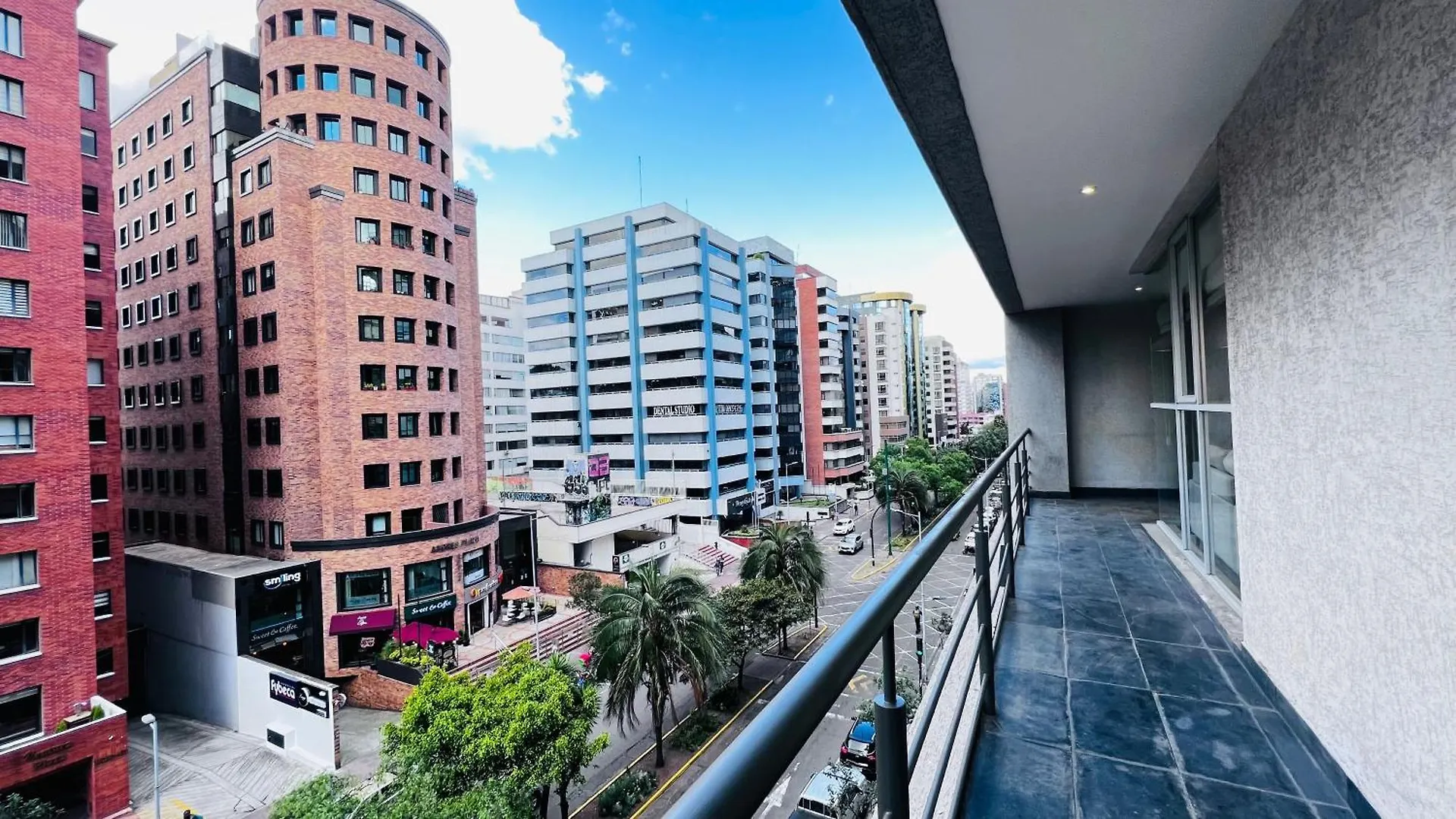 Departamento De Lujo Con Terraza Piso Alto Y Vista 3 Habitaciones Diagonal Al Hotel Sheraton Quito Apartment