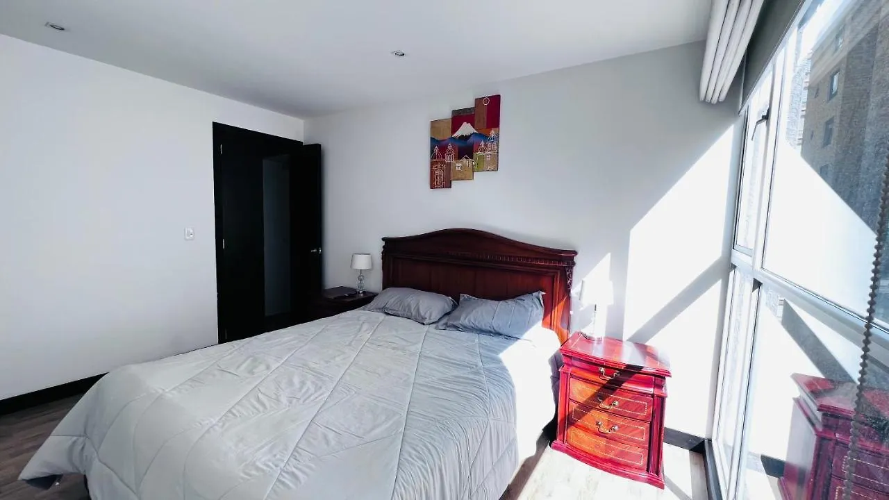 Apartamento Departamento De Lujo Con Terraza Piso Alto Y Vista 3 Habitaciones Diagonal Al Hotel Sheraton Quito Ecuador